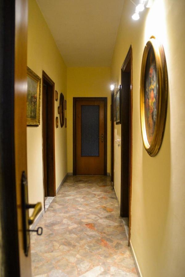 Le Stanze Di Ginevra - Via Tescione Hotel Caserta Exterior foto